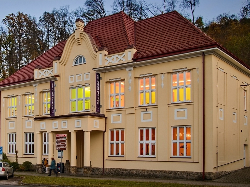 Městská knihovna Luhačovice získala titul Knihovna Zlínského kraje Městská knihovna Luhačovice získala titul Knihovna Zlínského kraje